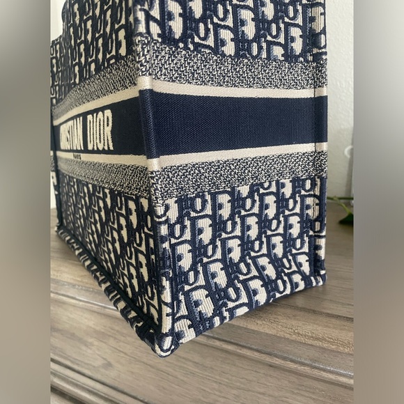 Christian Dior Book Tote Medium Size - Picture 6 of 14